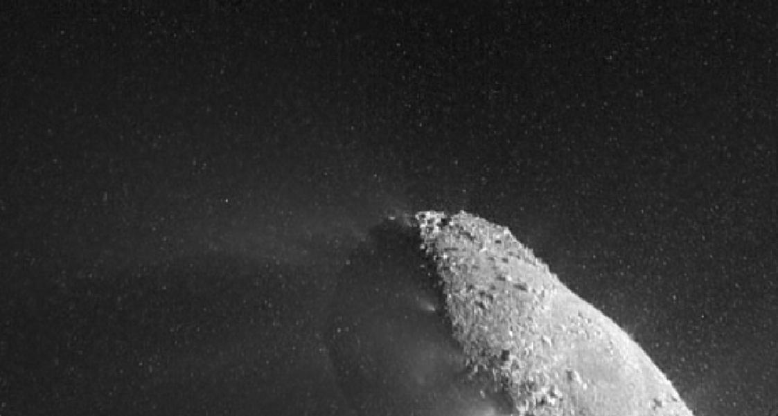 La misión EPOXI fotografió una tormenta de nieve alrededor del cometa Hartley 2