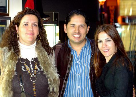 Sesión Fotográfica con el  magnifico Interprete Juan Losada. En la Prestigiosa Gallery de Madrid  con el apoyo estético de la genial Lorena Morlote. (Ver Fotos)