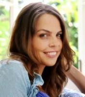 Hoy puedes chatear con la hermosa autora Margaret Stohl - Actualidad - Noticias del mundillo
