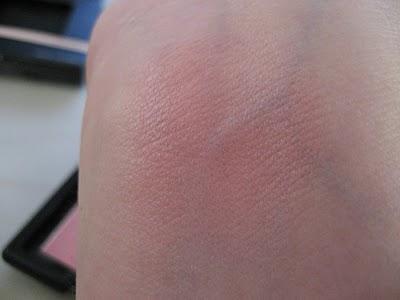 Coloretes, sombras y pincel e.l.f.