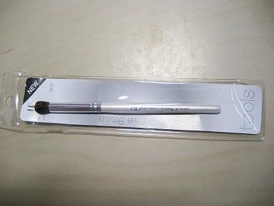 Coloretes, sombras y pincel e.l.f.