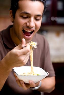 Tenedores, palillos, dedos........