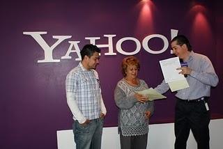 Yahoo! México presenta a la ganadora del “Mexicano Ejemplar” y le hace entrega de $250,000 pesos Yahoo! México presenta a la ganadora del “Mexicano Ejemplar” y le hace entrega de $250,000 pesos