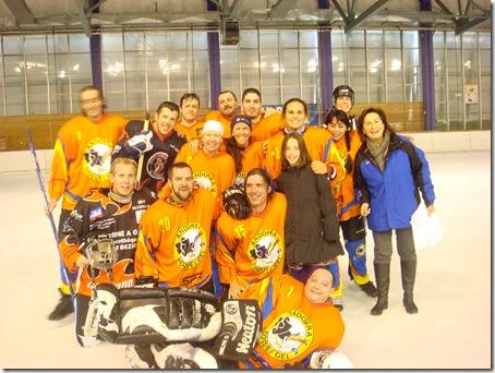 El hockey hielo veterano se da cita en el XVI Torneig Internacional Vila de Puigcerdà.