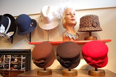 Salmagundi, Sombrerería en Boston