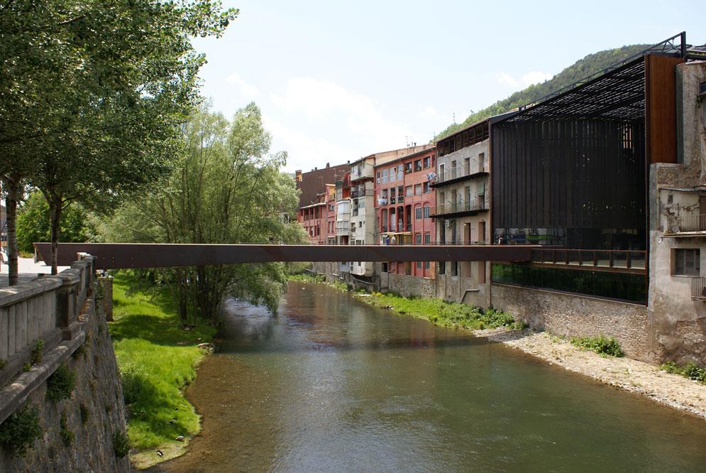 Plaza puente en Ripoll, Pirineo catalán