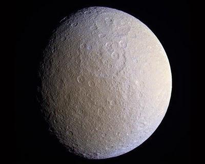 Cassini detecta una atmósfera de oxígeno en una luna de Saturno