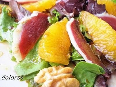 ENSALADA CON NARANJA Y JAMÓN DE PATO