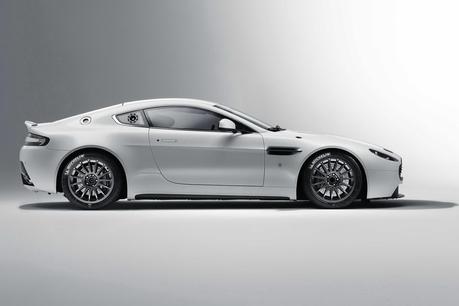 Nuevo Aston Martin Vantage GT4 - Solo para circuitos Nuevo Aston Martin Vantage GT4 - Solo para circuitos