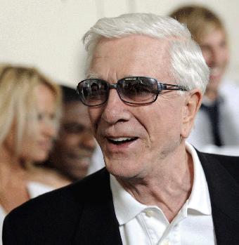 Muere Leslie Nielsen, estrella del humor absurdo