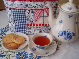 Mujeres y el té de amigas