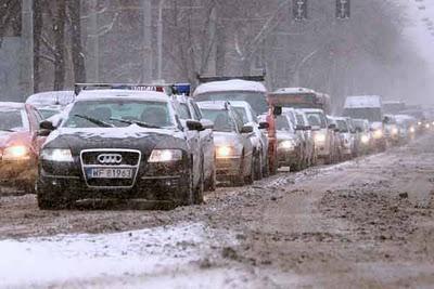 El temporal de frío y nieve se cobra las dos primeras víctimas en Polonia