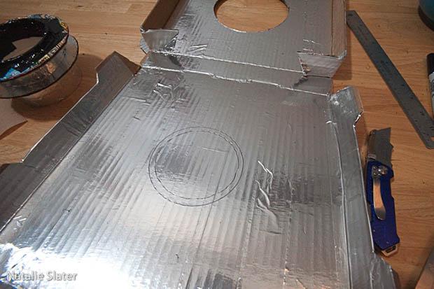 BricoFofo  “Flash de anillo” con una caja de Pizza.