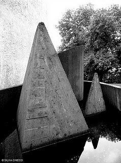 las piramides de Le Corbusier