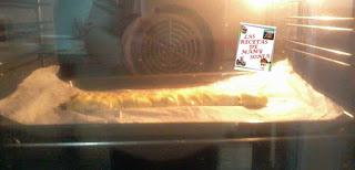 TRENZA DE HOJALDRE RELLENA DE UNA TABLETA DE CHOCOLATE