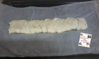 TRENZA DE HOJALDRE RELLENA DE UNA TABLETA DE CHOCOLATE