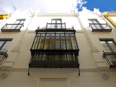 Edificio estilo Belle Epoque en la calle Alberto Lista.