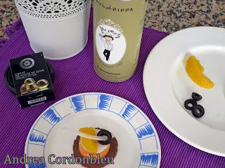 VERSION DE REMOJÓN CON CRACKERS DE ACEITUNA NEGRA DE PAUL AND PIPPA Y CAVIAR DE ACEITE DE OLIVA LA CHINATA.