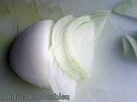 VERSION DE REMOJÓN CON CRACKERS DE ACEITUNA NEGRA DE PAUL AND PIPPA Y CAVIAR DE ACEITE DE OLIVA LA CHINATA.