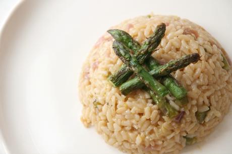 receta; risotto de espárragos y limón