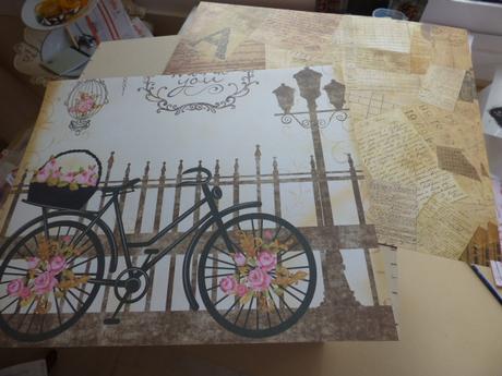 Papeles de scrap en una cajonera