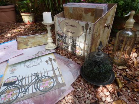 Papeles de scrap en una cajonera