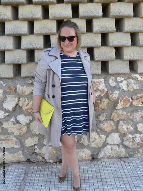 http://www.loslooksdemiarmario.com/2015/10/trench-navy-plus-sizes-look.html