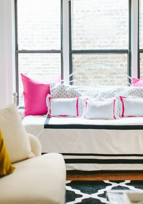 El mostaza, el color de temporada Cama auxiliar en el salon