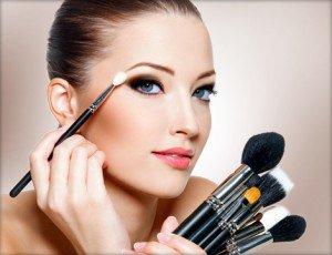 CÓMO REALIZAR UN MAQUILLAJE EXPRÉS PARA ESTAR GUAPA EN POCO TIEMPO