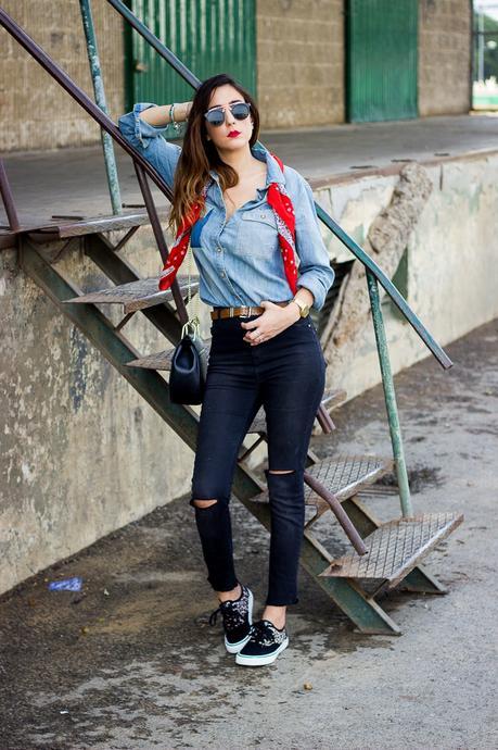 high waist ripped jeans zara