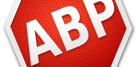 Adblock Plus ha sido repetidamente acusado de extorsionar a las empresas mediante su sistema de anuncios aceptables.