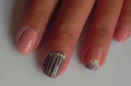 Romántico (look y manicura)