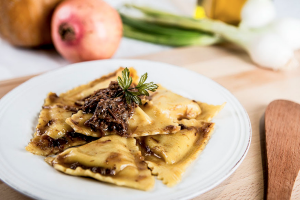 La Pasta di Luca, rellena de porchetta y con salsa de rabo de toro