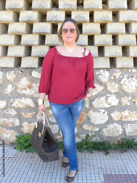 http://www.loslooksdemiarmario.com/2015/10/burgundy-print-outfit.html