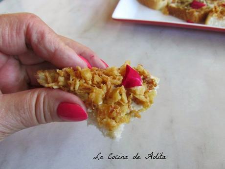 Canapes, con crujientes de cebollas y pipas