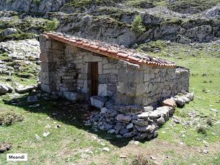 Recorriendo las majadas de Onís del Cornión