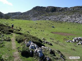 Recorriendo las majadas de Onís del Cornión