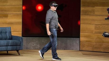 Hololens mezcla el mundo real con el mundo virtual según Microsoft