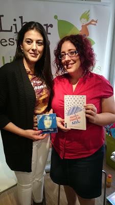 Presentación de «Bajo el paraguas azul» de Elena Martínez Presentación de «Bajo el paraguas azul» de Elena Martínez