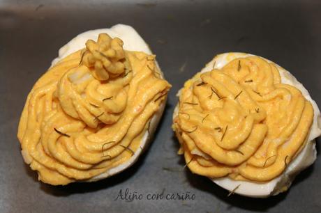 HUEVOS RELLENOS DE TXACA