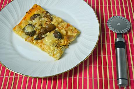 Pizza de Bonito del Norte con Robellons