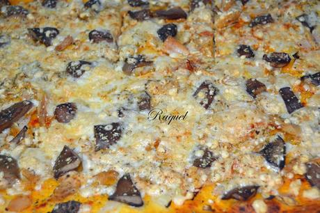 Pizza de Bonito del Norte con Robellons