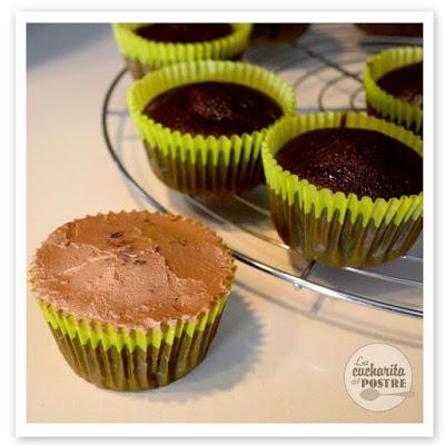 CUPCAKES DE CHOCOLATE Y PERA / PEAR AND CHOCOLATE CUPCAKES