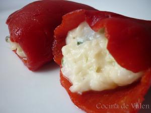 Pimientos del piquillo rellenos de bacalao