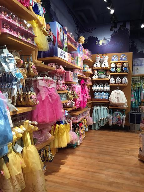 2385.- La tienda Disney de Barcelona #disneystorelilla