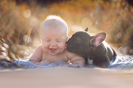 La fotógrada Ivette Ivens nos muestra una historia de amor entre un bebé y su mejor amigo, un bulldog