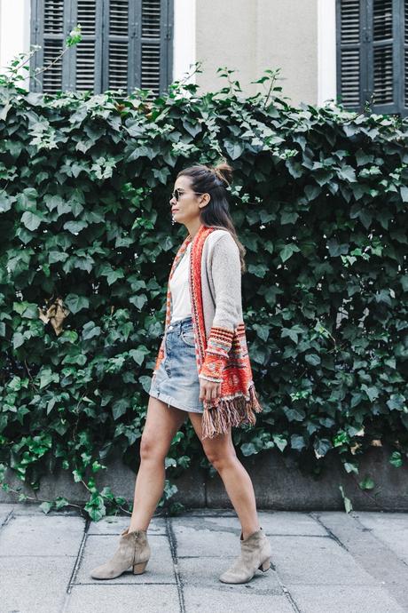 Desigual-Vintage_Denim_Skirt-Isabel_Marant_Boots-Outfit-Mid_Season-Outfit-Street_Style-1