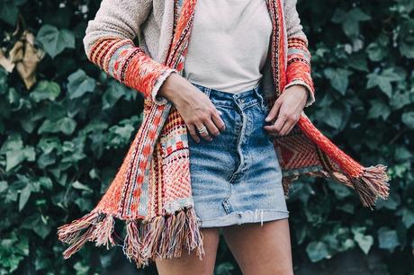 Desigual-Vintage_Denim_Skirt-Isabel_Marant_Boots-Outfit-Mid_Season-Outfit-Street_Style-7