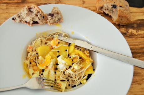 HUEVO ESCALFADO EN JUGO DE GAMBON CON GULAS Y PATATAS A BAJA TEMPERATURA