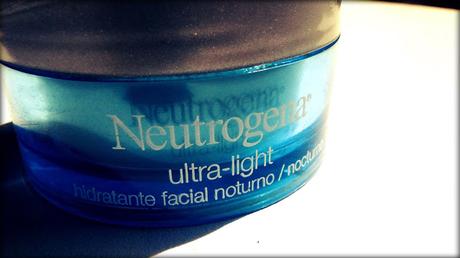 Neutrogena Ultra Light, hidratante nocturno